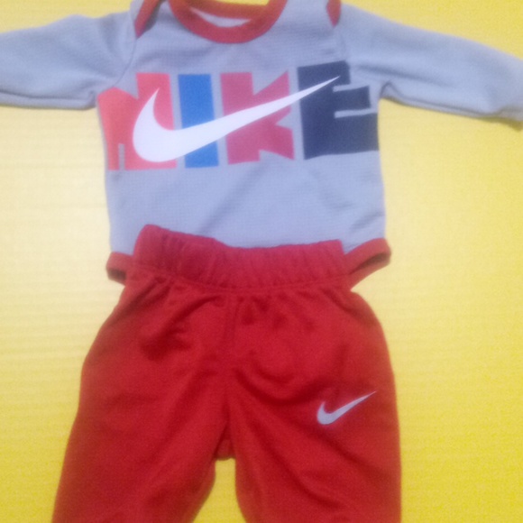 Nike Matching Sets Boys Nike Red And Gray Outfit Size 3 Months